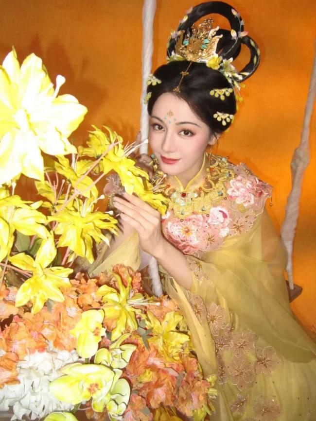 迪丽热巴嫦娥造型像神女下凡 重新定义东方美