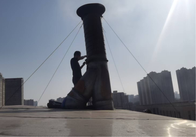 长沙一挖掘机机主闯禁被行政处罚 违规使用高排放机械