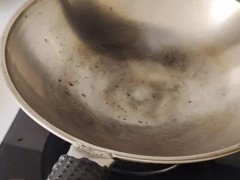 一锅传两代不粘不锈 厂家称已停产 网友热议寻锅记【看点】