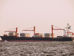 推动中美经贸关系健康发展 平等协商解分歧【看点】