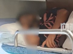 女子称上完厕所卧铺被外籍乘客占用 沟通不畅引发热议【看点】