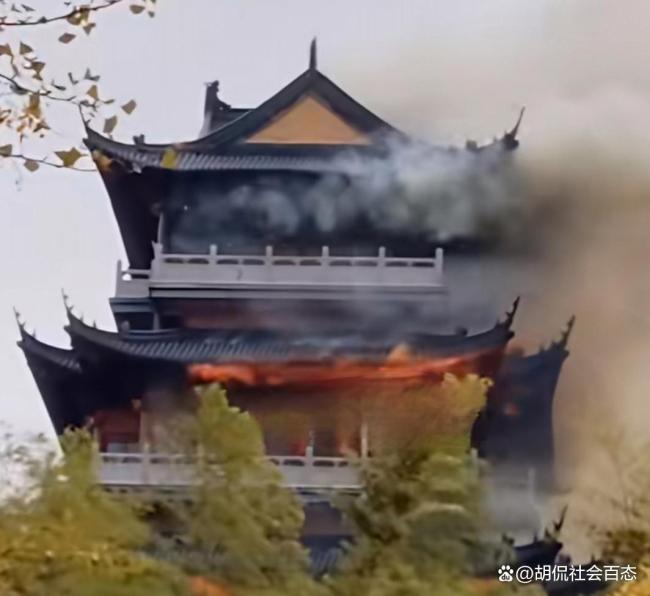 江苏永庆寺阁楼被烧得只剩框架 千年文脉受损引关注