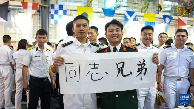 中国海军989编队前往马来西亚 结束越南友好访问