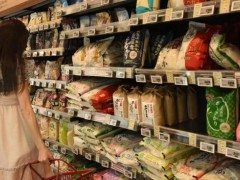 日本今年超2万种食品涨价 成本上涨推高物价【看点】