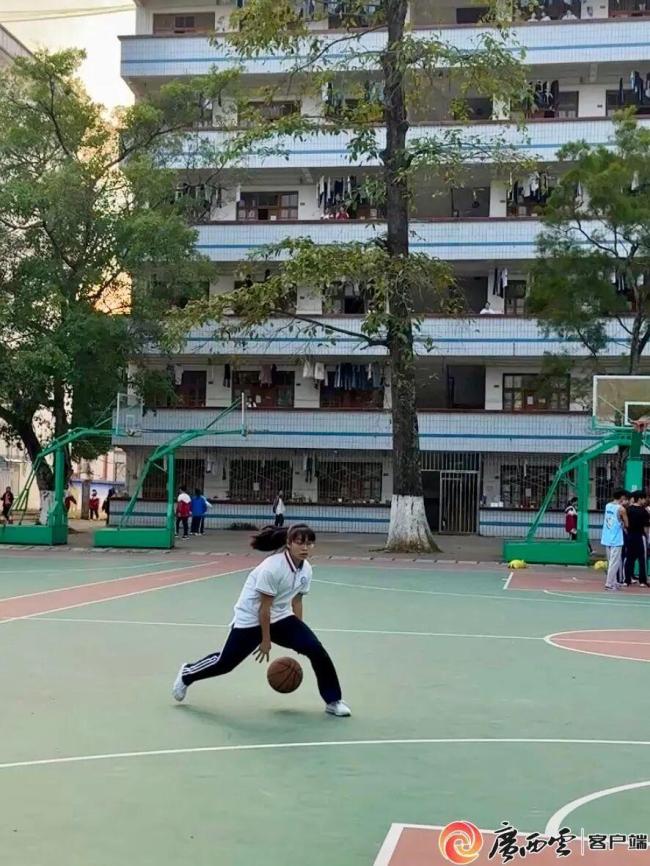 走近球技惊艳全网的广西&ldquo;小孩姐&rdquo; 勤奋成就高光时刻
