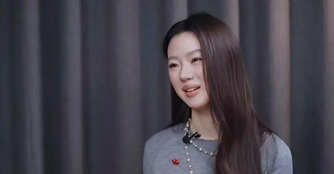 单依纯再次回应《李白》改编争议