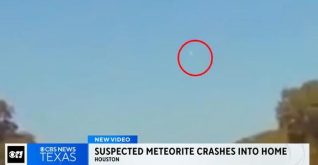 疑似陨石砸穿美一民宅屋顶