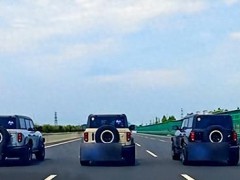 安徽警方通报4辆越野车高速并排占道 路怒行为引热议【看点】